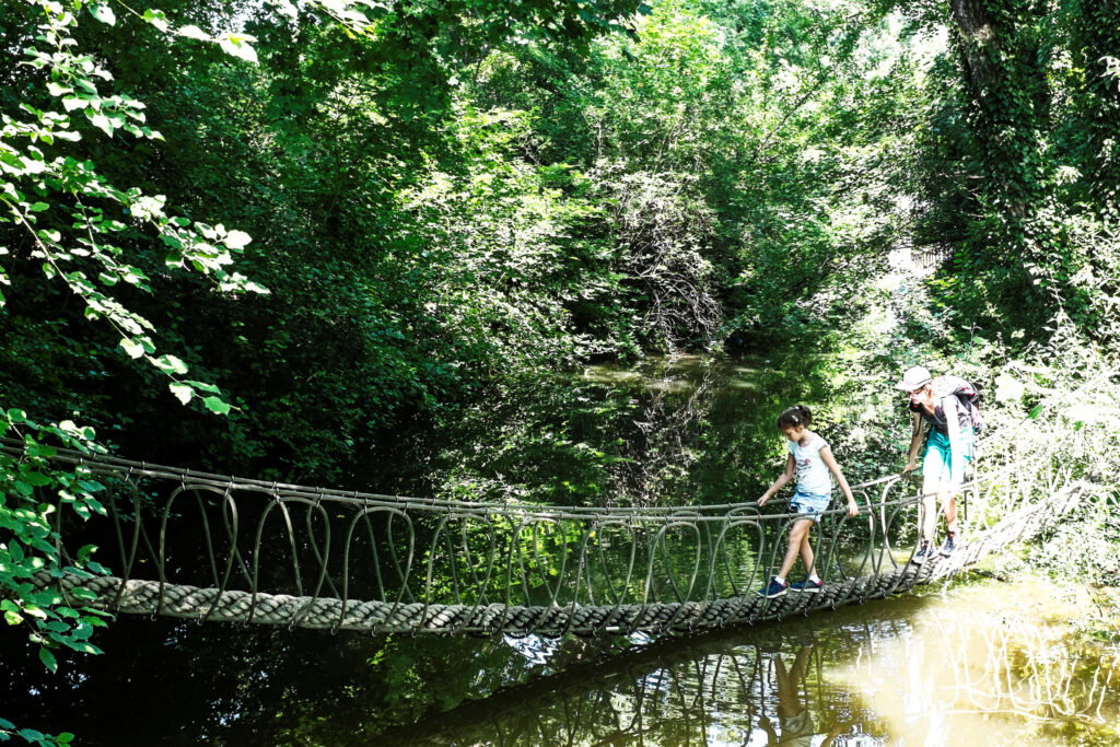 Hängebrücke zur Schlossinsel. Foto Birgit Reiter