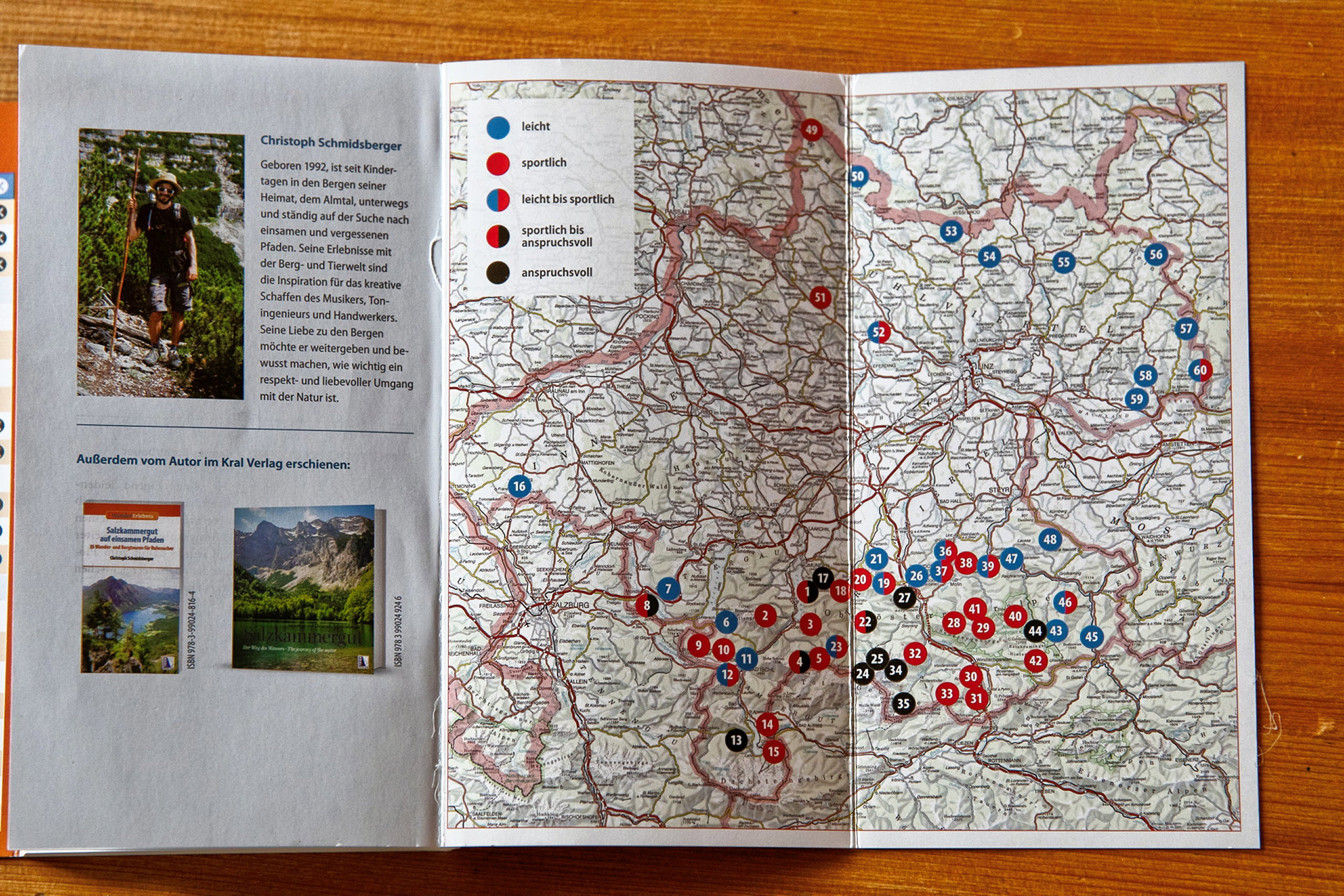 Blick ins Buch. Foto Eva-Maria Ginal