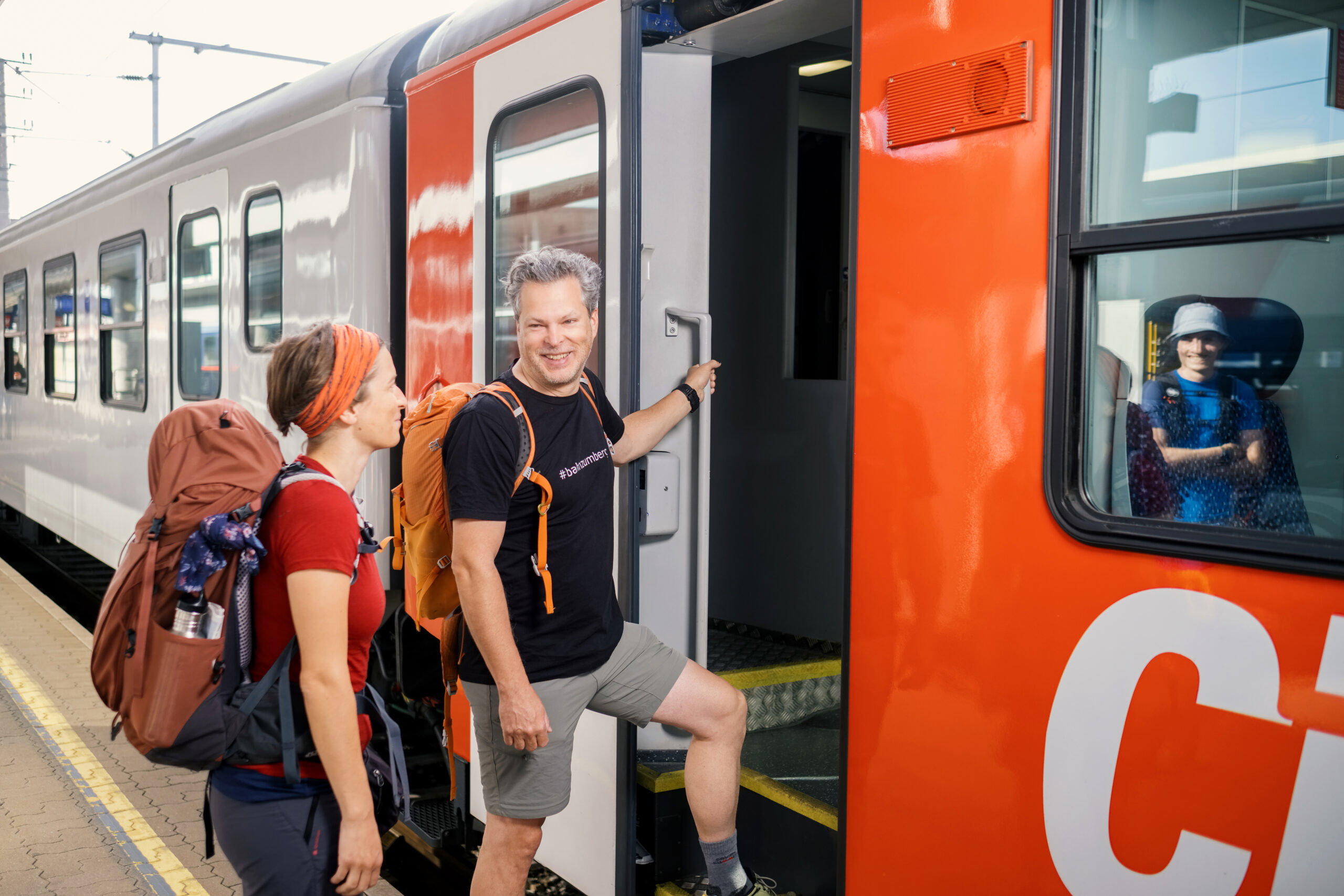 Unterwegs mit der Bahn in die Berge. Foto Christian Holzinger