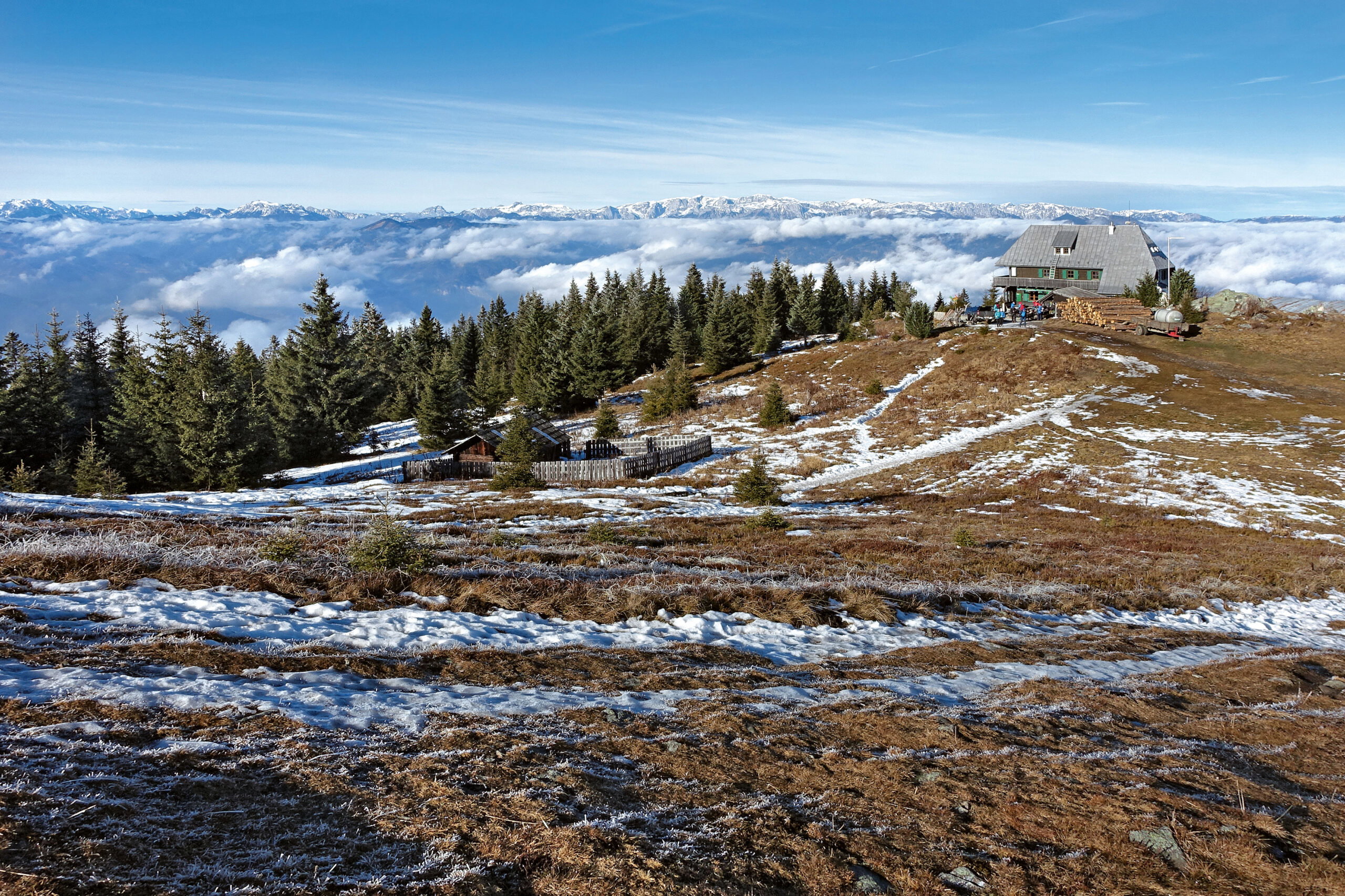 Titelbild: Wandern mit Öffis - Wiener Hausberge, Foto Rother Bergverlag